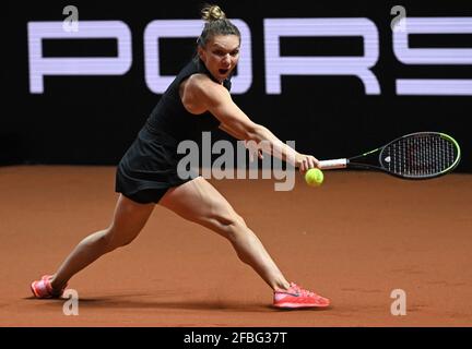 Stuttgart, Allemagne. 23 avril 2021. Tennis, WTA Tour, Stuttgart, célibataires, femmes, Quarterfinales, Alexandrova (Russie) - Halep (Roumanie): Simona Halep. Credit: Marijan Murat/dpa-POOL/dpa/Alamy Live News Banque D'Images