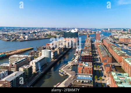 Vue urbaine avec Hafencity, Speicherstadt et Elbphilharmonie, Hambourg, Allemagne Banque D'Images