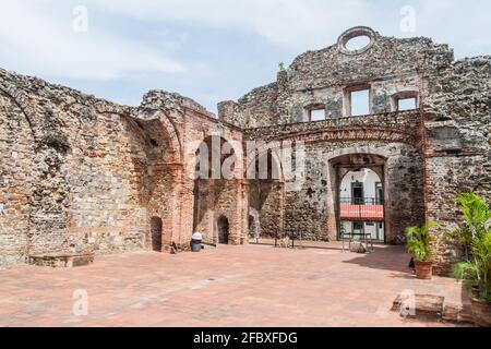 Ruines de l'église Saint-Domingue à Casco Viejo (Centre historique) De la ville de Panama Banque D'Images