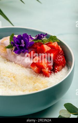 Porridge de riz de style hawaïen avec lait de coco Banque D'Images