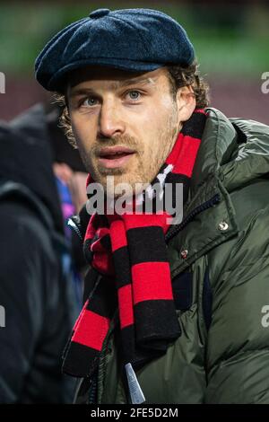 Herning, Danemark. 22 avril 2021. Erik Sviatchenko du FC Midtjylland célèbre la victoire avec les fans après le match 3F Superliga entre le FC Midtjylland et le FC Copenhagen au MCH Arena de Herning. (Crédit photo: Gonzales photo - Morten Kjaer). Banque D'Images