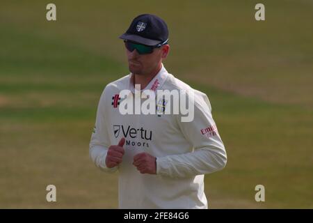 Chester le Street, Angleterre, le 24 avril 2021. Alex Lees de Durham CCC se présente contre Derbyshire CCC lors de leur LV= Insurance County Championship Match au Riverside Ground Chester le Street. Crédit : Colin Edwards/Alay Live News. Banque D'Images