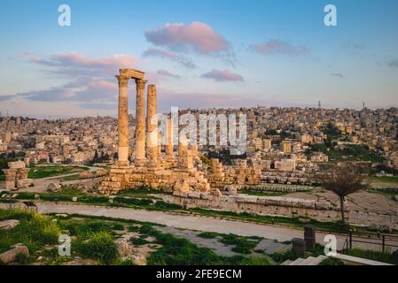 Temple d'Hercules situé sur la Citadelle d'Amman à Amman, en Jordanie Banque D'Images