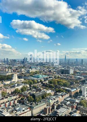 Vue aérienne de Londres vers le sud en direction de City Skyline Banque D'Images