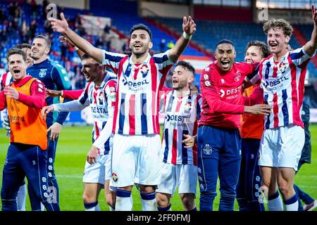 TILBURG, PAYS-BAS - AVRIL 23 : Vangelis Pavlidis de Willem II, Dessess Saddiki de Willem II, Wesley Spieringhs de Willem II, Jordens Peters de Willem Banque D'Images