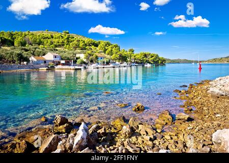 Île de Katina passage étroit de la mer dans les îles Kornati parc national vue pure nature, archipel de Dalmatie, Croatie Banque D'Images