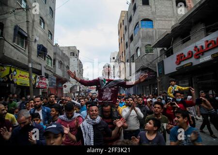 Jabalia, Palestine. 24 avril 2021. Manifestation en faveur de la mosquée Al-Aqsa dans le camp de Jabalia, dans la bande de Gaza, le 24 avril 2021. Photo de Ramez Habboub/ABACAPRESS.COM crédit: Abaca Press/Alay Live News Banque D'Images