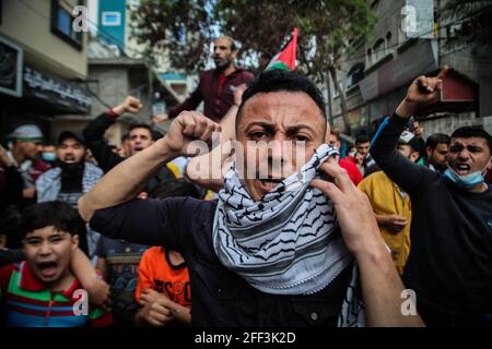 Jabalia, Palestine. 24 avril 2021. Manifestation en faveur de la mosquée Al-Aqsa dans le camp de Jabalia, dans la bande de Gaza, le 24 avril 2021. Photo de Ramez Habboub/ABACAPRESS.COM crédit: Abaca Press/Alay Live News Banque D'Images