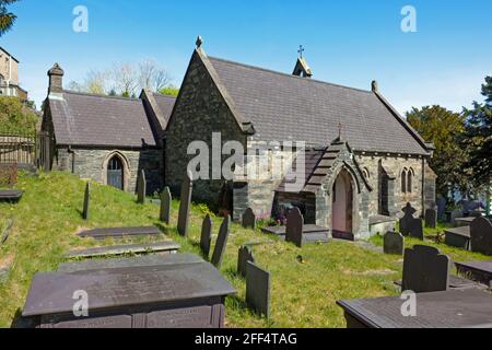 L'église Sainte-Marie de Trefriw, dans le nord du pays de Galles, a ses origines au XVe siècle, mais a été restaurée au XIXe siècle. Banque D'Images