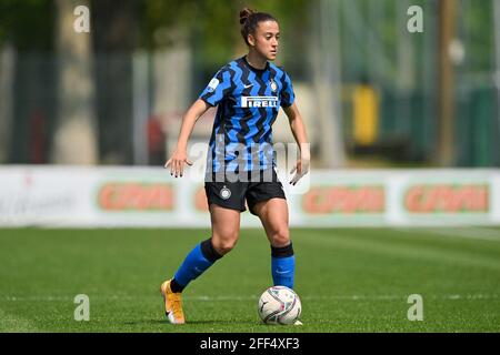 Mialn, Italie. 24 avril 2021. Martina Brustia (#8 Inter) lors du match de deuxième jambe des demi-finales de la coupe italienne entre l'AC Milan et le FC Internazionale au centre sportif de Vismara (Milan), Italie crédit: SPP Sport Press photo. /Alamy Live News Banque D'Images