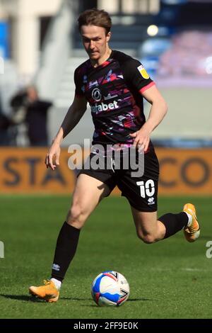 Londres, Royaume-Uni. 24 avril 2021. Kieran Dowell de Norwich City en action pendant le match. EFL Skybet Championship Match, Queens Park Rangers et Norwich City au Kiyan Prince Foundation Stadium, Loftus Road à Londres, le samedi 24 avril 2021. Cette image ne peut être utilisée qu'à des fins éditoriales. Utilisation éditoriale uniquement, licence requise pour une utilisation commerciale. Aucune utilisation dans les Paris, les jeux ou les publications d'un seul club/ligue/joueur. photo par Steffan Bowen/Andrew Orchard sports photographie/Alay Live news crédit: Andrew Orchard sports photographie/Alay Live News Banque D'Images