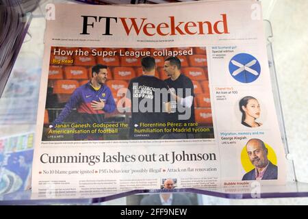 FT week-end première page titre du journal "Comment la Super League Collapseds' sports football Financial Times article 24 avril 2021 Londres Angleterre Royaume-Uni Banque D'Images