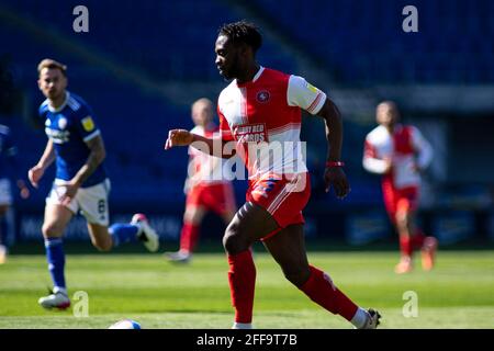 Cardiff, Royaume-Uni. 24 avril 2021. Fred Onyedinma de Wycombe Wanderers en action EFL Skybet Championship Match, Cardiff City / Wycombe Wanderers au Cardiff City Stadium à Cardiff, pays de Galles, le samedi 24 avril 2021. Cette image ne peut être utilisée qu'à des fins éditoriales. Utilisation éditoriale uniquement, licence requise pour une utilisation commerciale. Aucune utilisation dans les Paris, les jeux ou les publications d'un seul club/ligue/joueur. photo de Lewis Mitchell/Andrew Orchard sports Photography/Alamy Live News crédit: Andrew Orchard sports Photography/Alamy Live News Banque D'Images