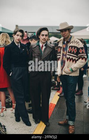 Londres/Royaume-Uni - 29 avril 2018 : Vente de bottes Classic car par Vintage. Festival rétro où les gens vendent leurs vêtements vintage et d'autres produits à partir de bijoux Banque D'Images