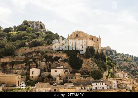 Sites extérieurs de l'église Saint-Matthieu (Chiesa di San Matteo) à Scicli, province de Ragusa, Sicile - Italie. Banque D'Images