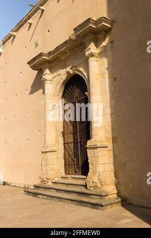 Sites extérieurs de l'église Saint-Matthieu (Chiesa di San Matteo) à Scicli, province de Ragusa, Sicile - Italie. Banque D'Images