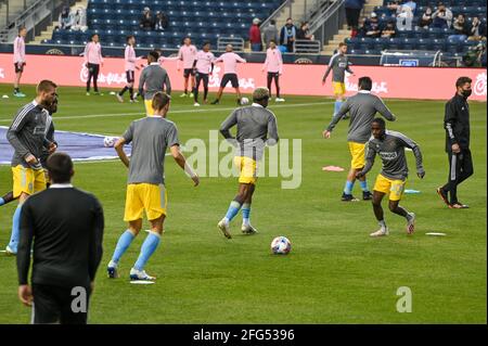 Chester, Pennsylvanie, États-Unis. 24 avril 2021. 24 avril 2021, Chester PA- MLS-2021 Philadelphia Union joueurs faisant des échauffements avant le match à l'ouverture à domicile de l'Union de Philadelphie au Subaru Park à Chester PA crédit: Ricky Fitchett/ZUMA Wire/Alay Live News Banque D'Images