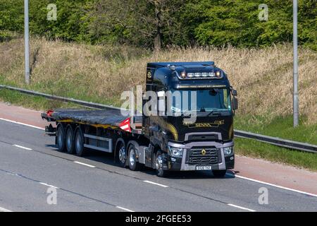 2020 Renault Trucks conduite, routes britanniques, véhicules plus lourds (LHV), Kässbohrer Extender Lowloader 4 Axle Banque D'Images