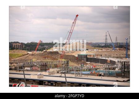 Vue sur le nord-ouest depuis le parking public de Stratford au-dessus de l' Gare de Stratford en direction du site olympique de Londres.photo de David Sandison l'indépendant 8/7/2008 Banque D'Images