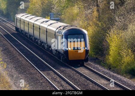 Willington. Derbyshire, Royaume-Uni, avril 23,2021 : un train diesel à grande vitesse sur un Passenger Express s'approche de North Stafford Junction près de Derby, Royaume-Uni Banque D'Images