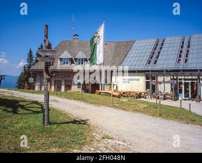 Autriche. Il s'agit de la station de téléphérique de Stubenberghaus vers le refuge de montagne de Stubenberghaus près de la ville de Graz. Le refuge appartient à l'OeAV Alpenverein étant l'une de ses propriétés les plus à l'est. Graz est la deuxième plus grande ville autrichienne de la province de Steiermark [Styrie] dans le sud-est de l'Autriche, non loin de la frontière avec la Slovénie. Banque D'Images