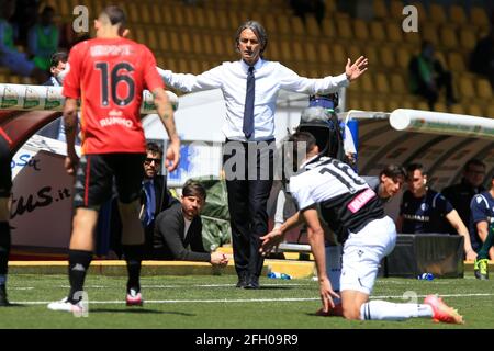 Benevento, Italie. 25 avril 2021. Entraîneur Filippo Inzaghi pendant la série UN match entre Benevento Calcio et Udinese Calcio au Stadio Comunale Ciro Vigorito le 25 avril 2021 à Benevento, Italie. (Photo de Giuseppe Fama/Pacific Press) crédit: Pacific Press Media production Corp./Alay Live News Banque D'Images