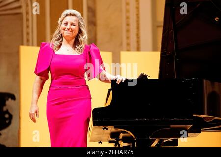 Malaga, Espagne. 23 avril 2021. La pianiste Paula Coronas sur scène lors du concert 'femmes d'Espagne' à la salle de concert Maria Cristina à Malaga. Crédit : SOPA Images Limited/Alamy Live News Banque D'Images