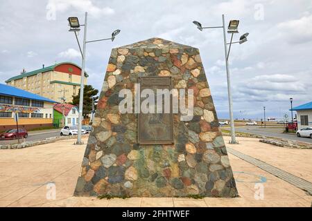 Monument dédié à Mauricio Braun H sur l'Avenida Cristobal Colon À Punta Arenas Chili Banque D'Images