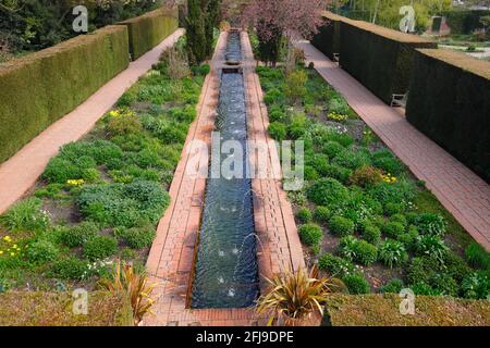 L'exposition du jardin de l'Alhambra est située dans les jardins spécialisés à Roundhay à Leeds, West Yorkshire, Royaume-Uni Banque D'Images