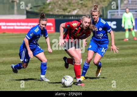 Lewes, Royaume-Uni. 1er décembre 2019. Un joueur de Leicester exerce une pression sur le ballon lors du match de championnat FA Womens entre Lewes FC et Leicester City au Dripping Pan à Lewes. Crédit: SPP Sport presse photo. /Alamy Live News Banque D'Images