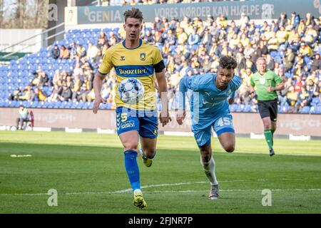 Brondby, Danemark. 25 avril 2021. Andreas Maxso (5) de Brondby SI vu pendant le 3F Superliga match entre Brondby IF et Randers FC au stade Brondby à Brondby, Danemark. (Crédit photo : Gonzales photo/Alamy Live News Banque D'Images