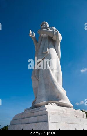 Le Christ de la Havane est une grande sculpture représentant Jésus de Nazareth sur une colline surplombant la baie de la Havane, Cuba Banque D'Images