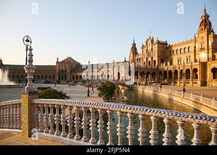 Plaza de Espana, Parque de Maria Luisa, Sightseeing, Séville, Andalousie, Espagne Banque D'Images