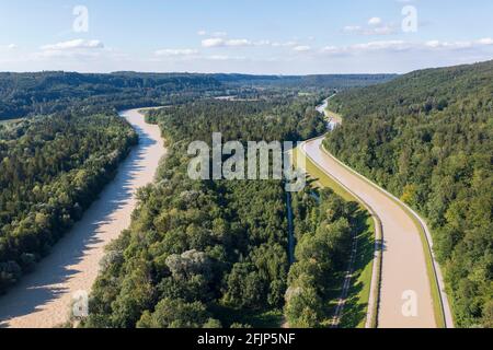 Isar et Isarwerkkanal en haute eau, Isarauen près de Schaeftlarn, image de drone, haute-Bavière, Bavière, Allemagne Banque D'Images