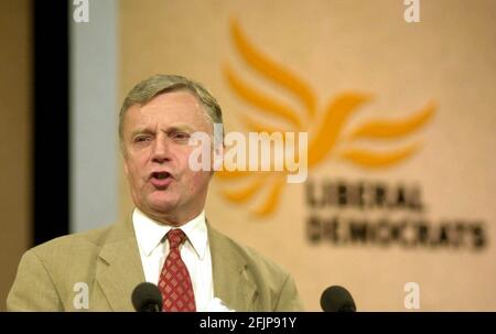 Conférence des libéraux démocrates Bournemouth sept 2000 John Monks, Secrétaire général de la TUC s'adressant à la conférence Lib DEM. C'est la première fois qu'un secrétaire général de la TUC s'adresse à la conférence principale de la Lib DEM. 19.9.00 pic : JOHN VOOS Banque D'Images