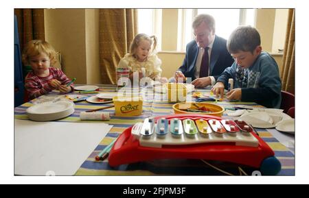 Photocall Charles Kennedy dans la crèche de l'Imperial Hotel À Blackpool pendant la Conférence des libéraux démocrates de 2005.pic David Sandison 20/9/2005 Banque D'Images