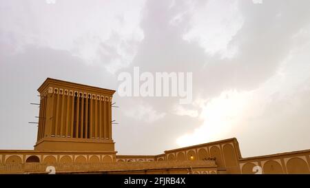 L'ancienne ville désertique de Yazd est située dans le Centre de l'État d'Iran et est un de les plus anciennes villes du pays Banque D'Images