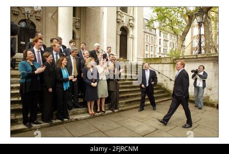 Charles Kennedy à un photocall pour montrer le nouveau Élu Lib DEM M.P.Spic David Sandison 9/5/2005 Banque D'Images