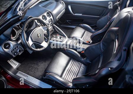 2013 Alfa Romeo 8C intérieur Spider Banque D'Images