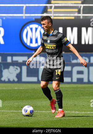 Milan, Italie. 25 avril 2021. Ivan Perisic (14) de l'Inter Milan vu dans la série UN match entre l'Inter Milan et Hellas Vérone à Giuseppe Meazza à Milan. (Crédit photo : Gonzales photo/Alamy Live News Banque D'Images