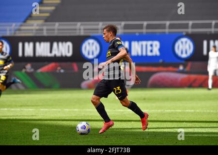 Milan, Italie. 25 avril 2021. Nicolo Barella (23) de l'Inter Milan vu dans la série UN match entre l'Inter Milan et Hellas Vérone à Giuseppe Meazza à Milan. (Crédit photo: Gonzales photo - Tommaso Fimiano). Banque D'Images