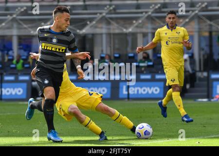 Milan, Italie. 25 avril 2021. Lautaro Martinez (10) de l'Inter Milan vu dans la série UN match entre l'Inter Milan et Hellas Vérone à Giuseppe Meazza à Milan. (Crédit photo : Gonzales photo/Alamy Live News Banque D'Images