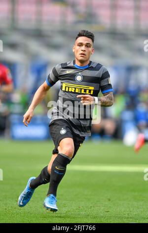 Milan, Italie. 25 avril 2021. Lautaro Martinez (10) de l'Inter Milan vu dans la série UN match entre l'Inter Milan et Hellas Vérone à Giuseppe Meazza à Milan. (Crédit photo : Gonzales photo/Alamy Live News Banque D'Images