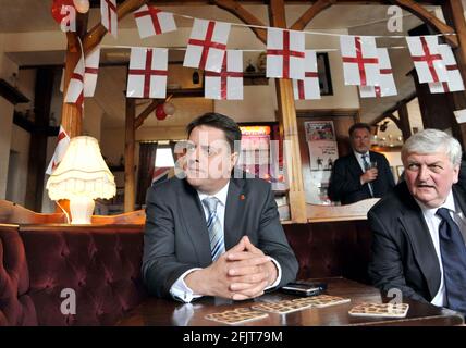 LES ÉLECTIONS EUROPÉENNES AVEC JONATHAN BROWN WORDS. NICK GRIFFIN, LE LEADER DU BNP. 14/5/09. PHOTO DAVID ASHDOWN Banque D'Images