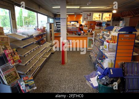 Le dernier jour avant la fermeture d'une station-service Preem à Linköping. Banque D'Images