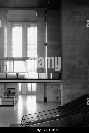 Aéroport Templehof à Berlin en Allemagne. Zone de réclamation des bagages Banque D'Images