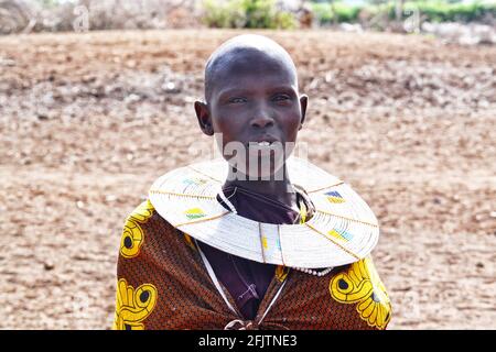 Maasai Woman, zone de conservation de Ngorongoro, Tanzanie © Antonio Ciufo Banque D'Images