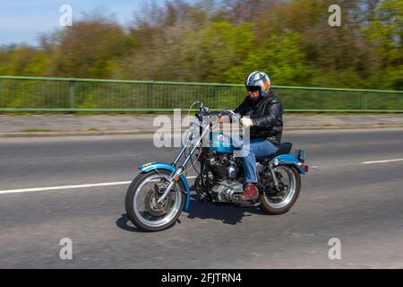 1997 Blue Harley Davidson 997cc motard; deux véhicules à roues, motos, véhicule sur les routes britanniques, motos, motocyclistes motards motocycles en voiture à Manchester, Royaume-Uni Banque D'Images