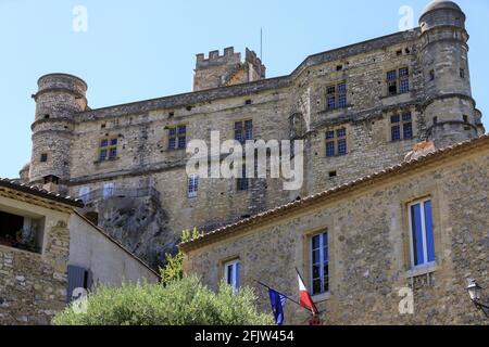 France, Vaucluse, Parc naturel régional du Mont Ventoux, le Barroux, château (XVIe siècle) Banque D'Images