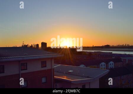 Coucher de soleil, vue sur les Royal Docks Newham dans l'est de Londres Banque D'Images